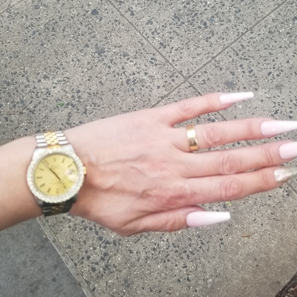 Rolex 36mm with diamond bazel - Picture 15 of 17